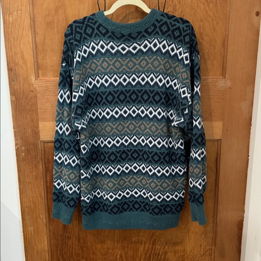 Geometric Patterned Sweater - Picture 2 of 3